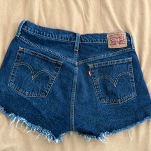 Levi’s 501 high rise women’s shorts- dark wash size 31
